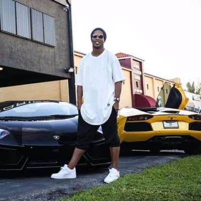 ¡De lujo! Los impresionantes autos que se ha comprado Ronaldinho en su carrera