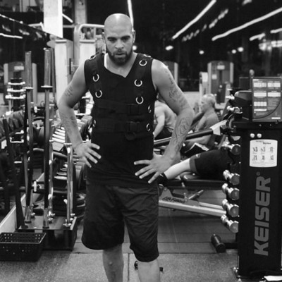 El gran giro que ha dado la vida de Adriano, el crack que volverá al fútbol