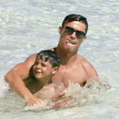 Fotos: Cristiano Ronaldo disfruta de sus vacaciones junto a su hijo