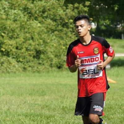 La bella Ariana Herchi se enamora de joven jugador hondureño