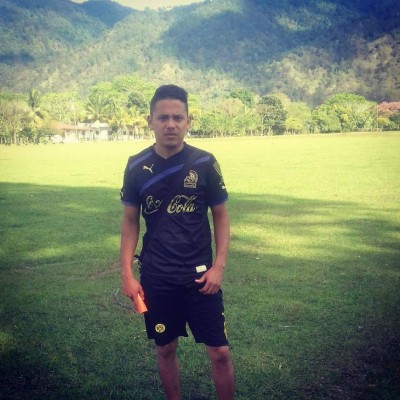 Ellos son los aficionados que desde temprano se pusieron la camisa del Olimpia