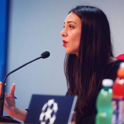 ¡Preciosura! Así es la sexi traductora de Ribéry y otras grandes figuras del fútbol