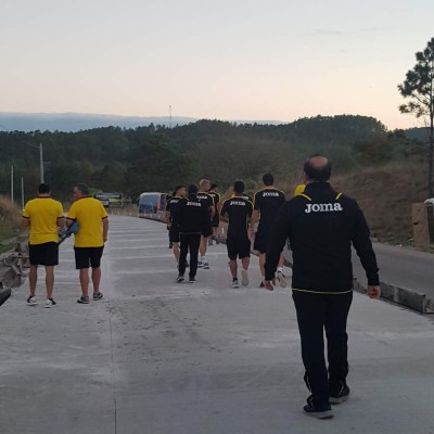 Moliendo caña, comiendo pan y de paseo; así la pasa Real España en Danlí, El Paraíso