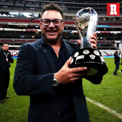 Antonio Mohamed rompe en llanto tras cumplir su promesa en la final de la Liga MX
