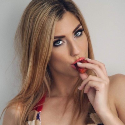 Estrella del cine para adultos reveló que les dio servicio a tres jugadores del Manchester United y uno le quedó debiendo 200 euros