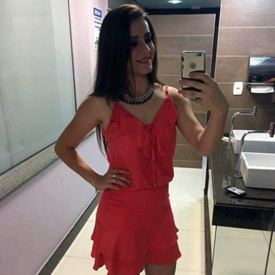 Exmundialista Brasileño a punto de ser expulsado por coquetearle a sexy árbitra