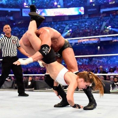 ¡Asombró y enamoró! El espectacular debut de Ronda Rousey en la WWE