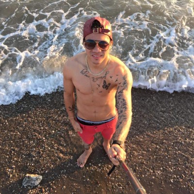 Las fotos inéditas de la vida de Arnold Peralta