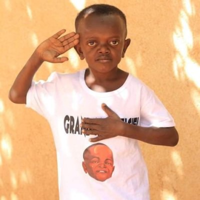 ¿Quién es? La historia detrás de 'Grand M', el hombrecito africano viral en las redes sociales