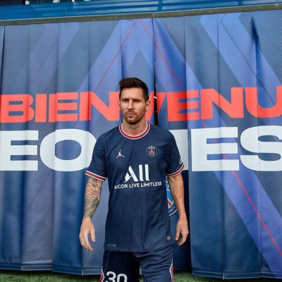 Así fue el primer día de Messi con el PSG: La firma del contrato y el crack que llegó a su hotel