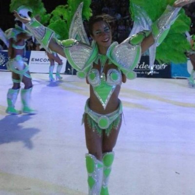 Así es Mechy Rohrer, la promotora argentina que sale en vídeo hot con dos pilotos