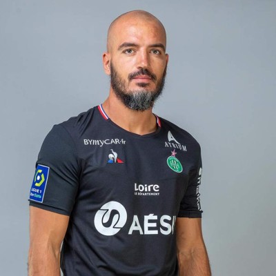 Con tres del Barcelona y dos del Real Madrid: Los jugadores activos más fieles a una camisa, sorpresa en el top 3