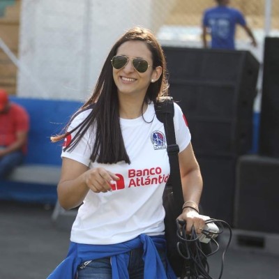 FOTOS: Ella es la guapa fotógrafa que retrata la historia del Olimpia