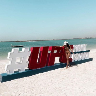 Camila Oliveira, la chica que aprovecha las peleas de UFC para vender contenidos para adultos