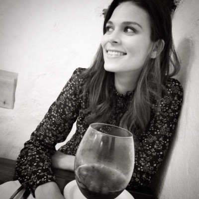 Jennifer Segura, la hermosa periodista tica aficionada al equipo del 'Ro-Ro'