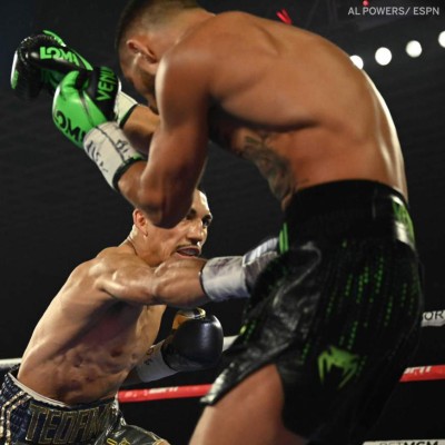 FOTOS: Teófimo López hace historia y así fueron sus mejores golpes para derrotar a Lomachenko