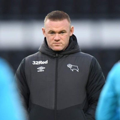 Pasa la noche con tres mujeres y ellas filtran las fotos por Snapchat: el último escándalo de Wayne Rooney