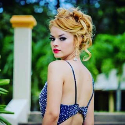 Así es Kristel Salcedo la sexi seguidora del Olimpia de Honduras