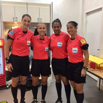 Así es Kathryn Nesbitt, la guapa árbitra que estuvo en el Olimpia - Comunicaciones de la Concacaf League