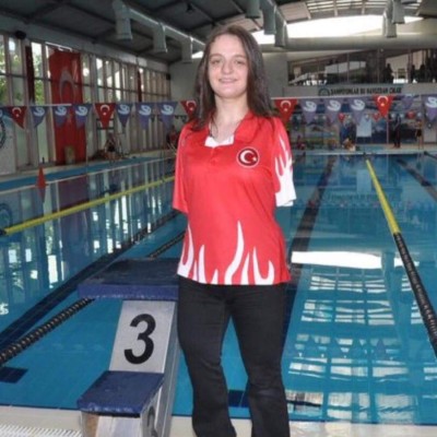 ¿Quién es Sümeyye Boyac, la nadadora paralímpica que es inspiración para crear una nueva Barbie? &nbsp;&nbsp;