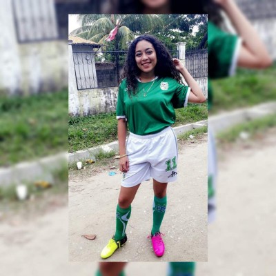 Ella es Escarleth Desire, la hermosa volante del Platense Femenino