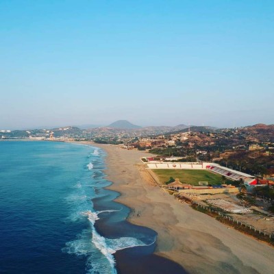 México tiene uno de los estadios más extraños del mundo: está a la orilla del mar y enamora a la afición