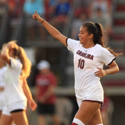 FOTOS: La futbolista hondureña Elexa Bahr y su cambio físico tres años después