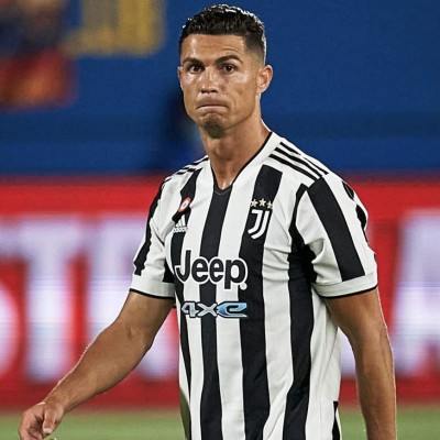 Abandona la premiación del Barcelona tras ser abucheado, los gestos de Cristiano y así fue captada Shakira