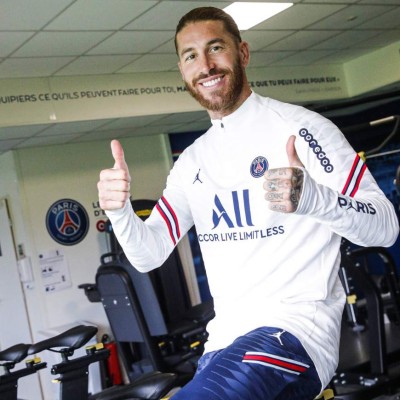 El primer entreno de Sergio Ramos en el PSG: Abrazo especial y el gesto de sus compañeros