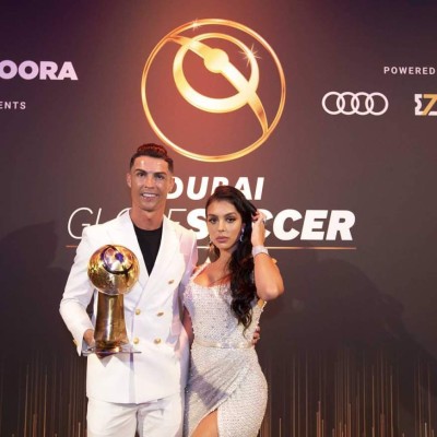 Georgina Rodríguez deslumbra en la gala de los premios Globe Soccer Awards con un sensual vestido