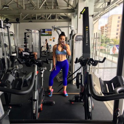 Jacqueline Segura, la hermosa 'moradita' que engalana el Ricardo Saprissa