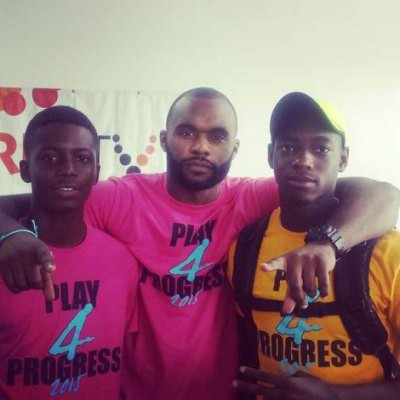 Mayron Rolle, exjugador de la NFL, ahora como médico lucha contra el coronavirus