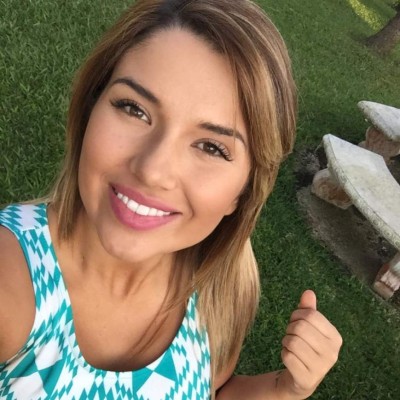 Melissa Durán, la maestra de ceromonias de la presentanción del uniforme de Alajuelense