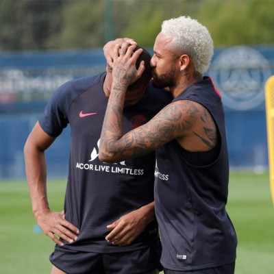 Fotos: Primer entreno de Neymar con el grupo del PSG y así fue recibido tras pedir su salida