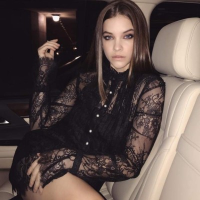 Neymar se va de fiesta con el piloto Lewis Hamilton y estas tres muñecas