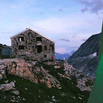 Madrugadas, sin celulares y duermen en cabañas: La extrema pretemporada del Augsburgo