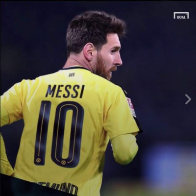 Messi 'posando' con las camisetas de los más grandes del mundo