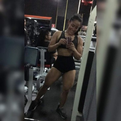 Así es Gabriela Navas, la fisicoculturista capitalina que está arrasando en los Premios DIEZ