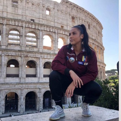 Sonia O'Neill, la bomba sexy venezolana que fichó por el Rangers femenil de Escocia