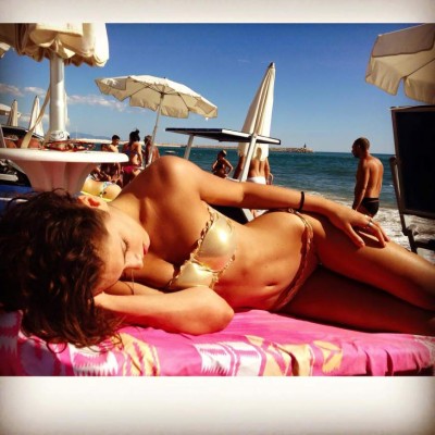 ¡ESCÁNDALO! La sexy italiana que denunció a Higuaín por pedirle fotos de su trasero