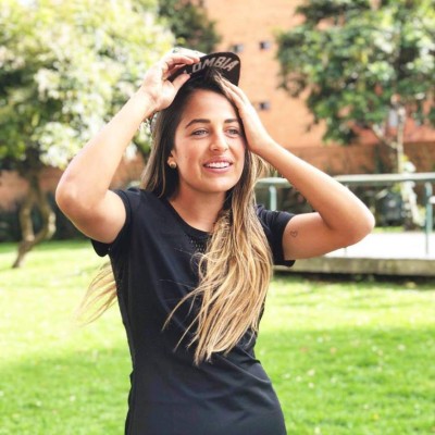 Lina Arciniegas, la hermosa compañera de equipo de la tica Melissa Herrera