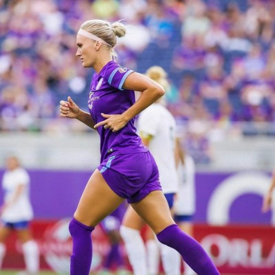Bella futbolista canadiense Kaylyn Kyle se niega a viajar a los Juegos Olímpicos