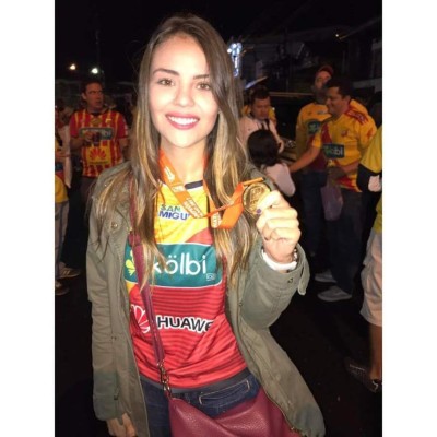 ¡Hermosura florense! Sophía Umaña, la aficionada del Herediano más linda