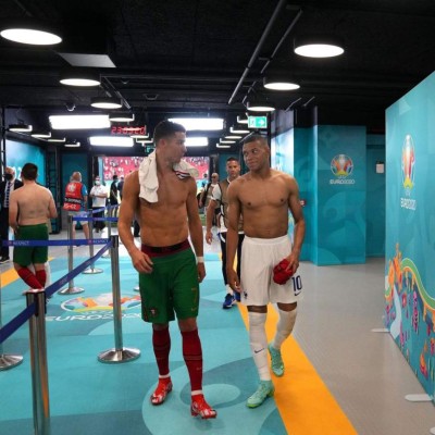 Cristiano Ronaldo se parte de la risa con Mbappé y la foto que lleva el portugués de Georgina Rodríguez