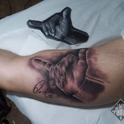 ¡LOCURA! Los estupendos tatuajes dedicados al astro brasileño, Ronaldinho