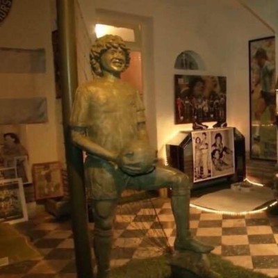 Así es la humilde casa en la que Maradona abandonó la pobreza junto a su familia