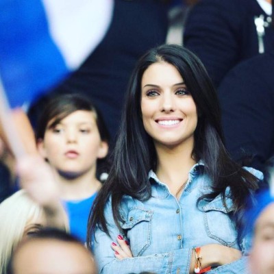 Bacary Sagna, uno de los más feos, captado en la playa con su bella esposa