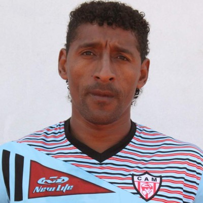 Los jugadores más veteranos en jugar al fútbol de forma profesional