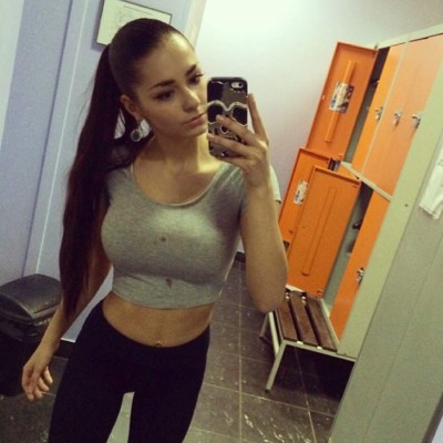 Helga Lovekaty, la bella rusa aficionada al Zenit y que está enamorada de James