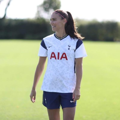 Así es la nueva vida de Alex Morgan en el Tottenham: Deslumbra en los entrenos y cuida a su hija